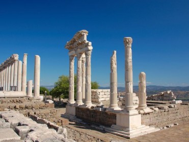 Pergamon_acropolis2